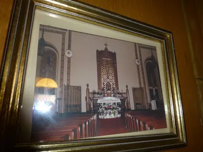 Photograph of modern interior.