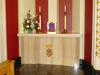 Side altar.