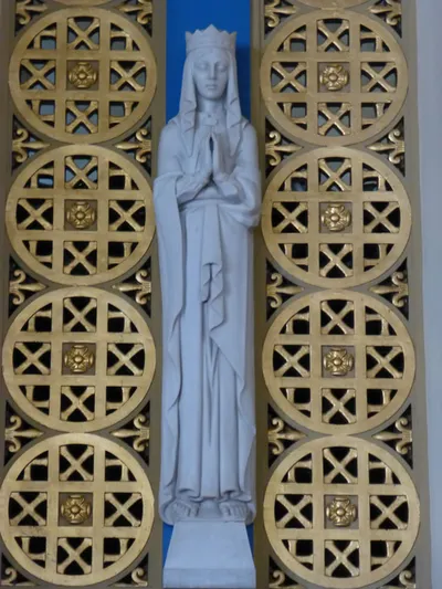 Statue of Our Lady.