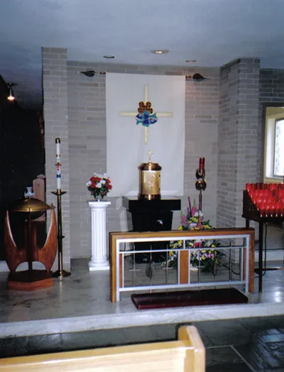 Side altar with tabernacle. Source: Tabernacles of Rochester (defunct)