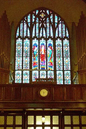 Large stained glass window above main entrance. Source: Rochester Pluralism Project (defunct)
