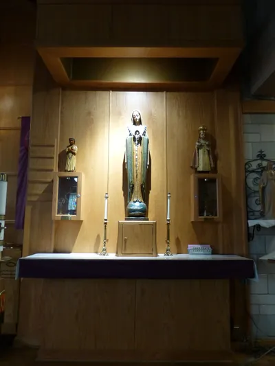 Side altar.