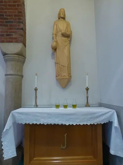 Right side altar.