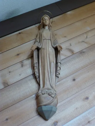 Statue of Our Lady.