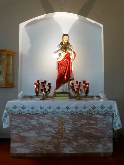 Right side altar.