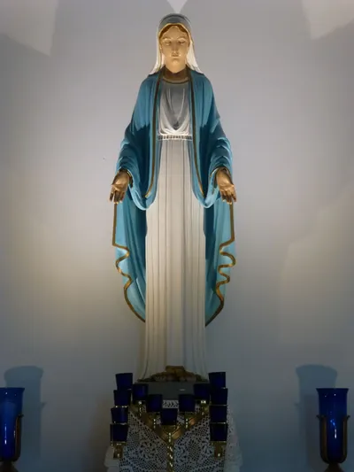 Statue of Our Lady.