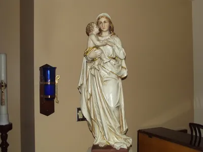 Statue of Our Lady.