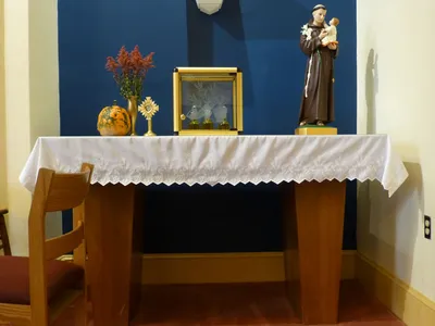 Right side altar.