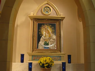 Painting of Our Lady.