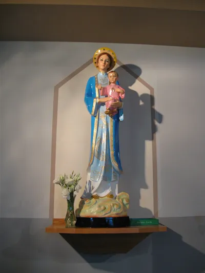 Statue of Our Lady.