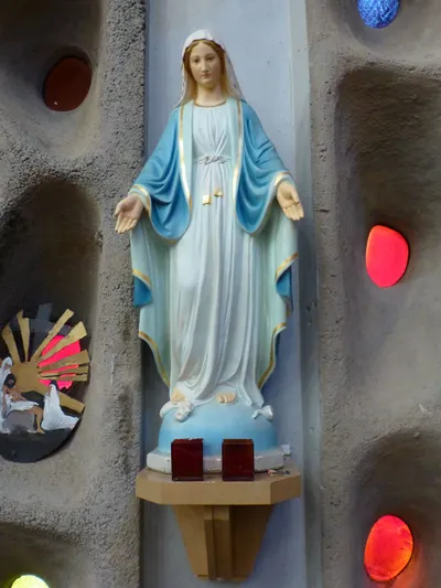 Statue of Our Lady.