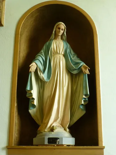 Statue of Our Lady.