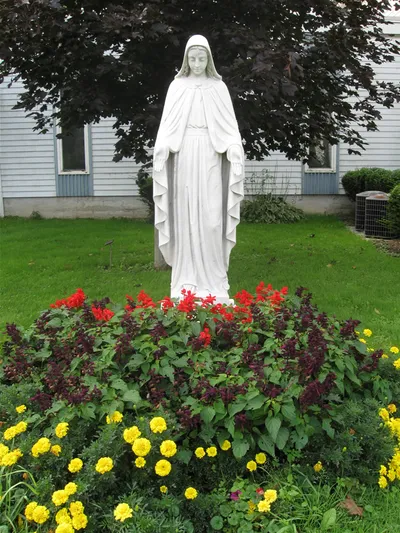 Statue of Our Lady.