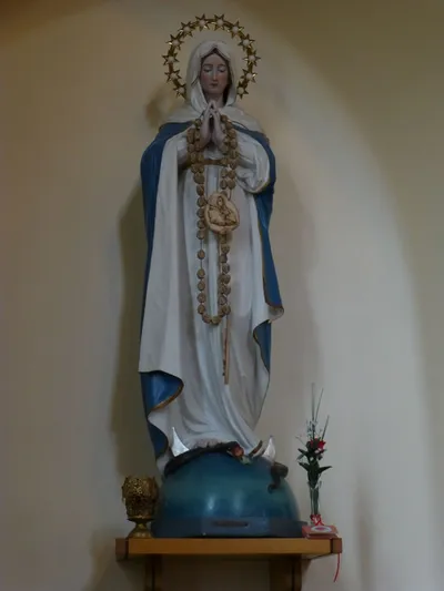 Statue of Our Lady.