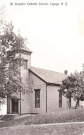 Old postcard of the church.