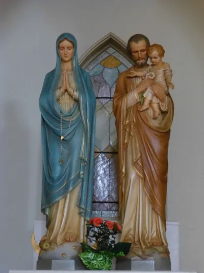 Holy family statues.