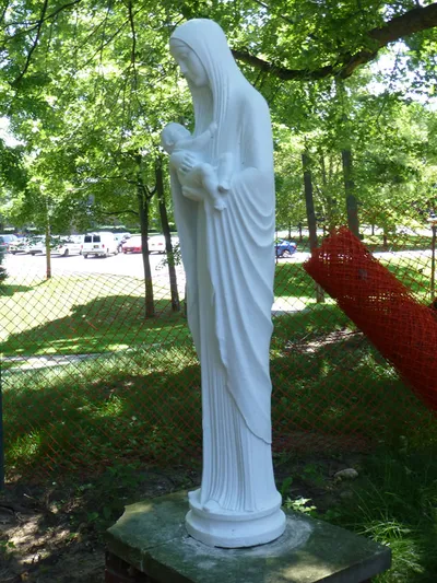 Statue of Our Lady.