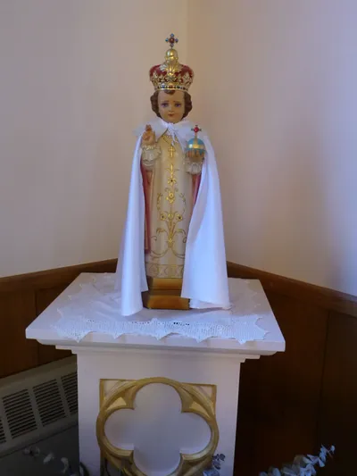 Infant of Prague statue.