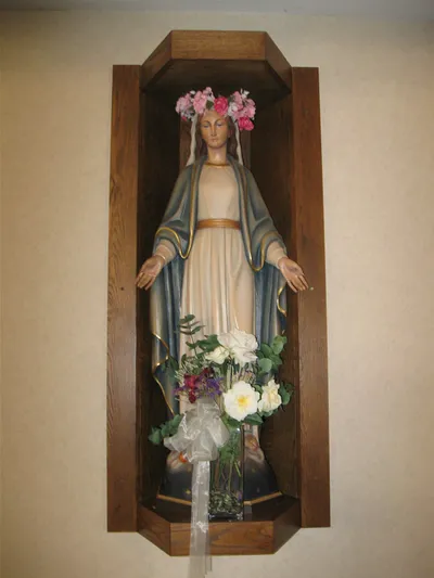 Statue of Our Lady.