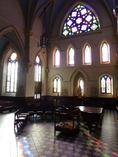 Left transept.