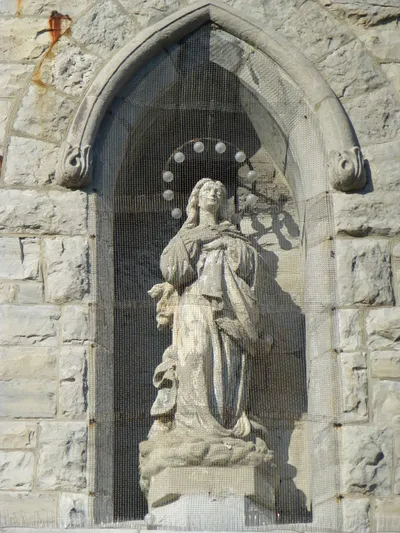 Statue of Our Lady.