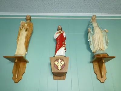 Various statues on back wall.