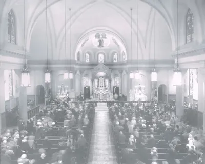 Interior pre-Vatican II, 1955? Source: St. Mary's Church Centennial 2005