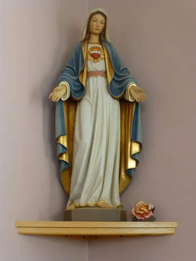 Immaculate Heart of Mary statue.