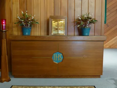 Side altar with tabernacle.