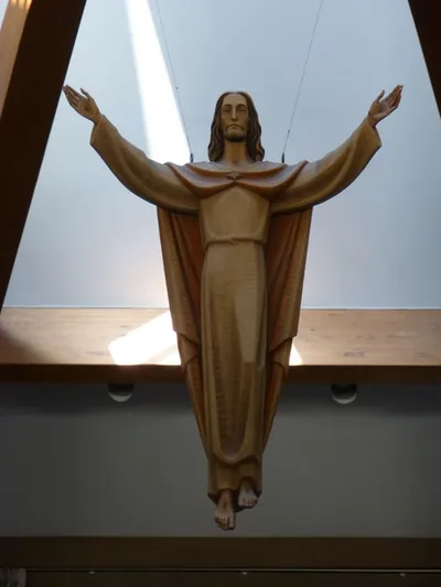 Risen Christ statue.
