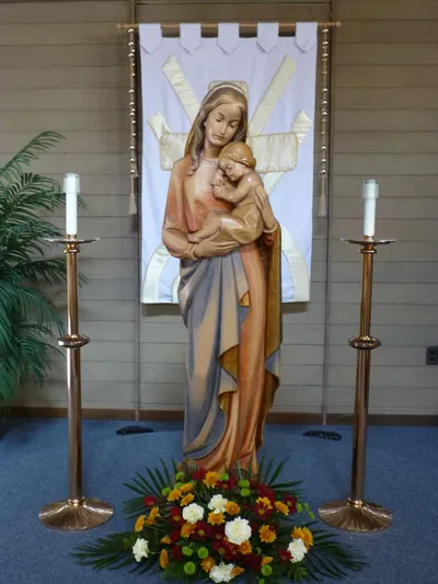 Statue of Our Lady.