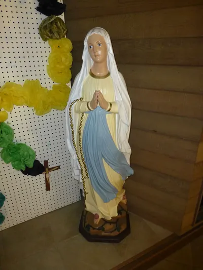 Statue of Our Lady.