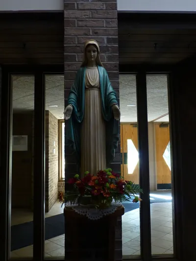 Statue of Our Lady.
