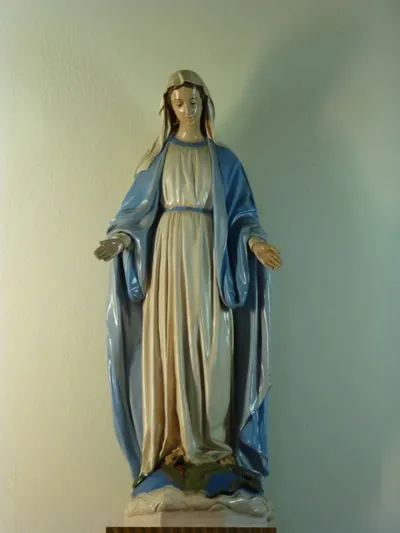 Statue of Our Lady.
