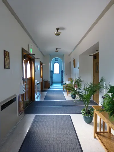 Narthex.