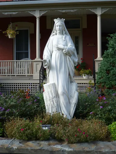 Statue of Our Lady.
