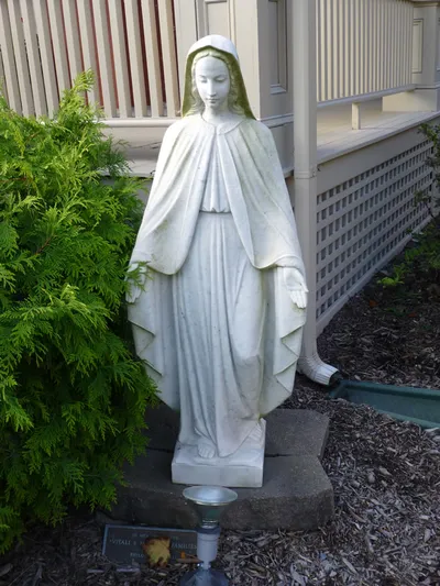 Statue of Our Lady.