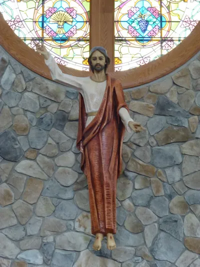 Risen Christ statue.