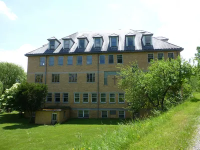 South building seen from south.