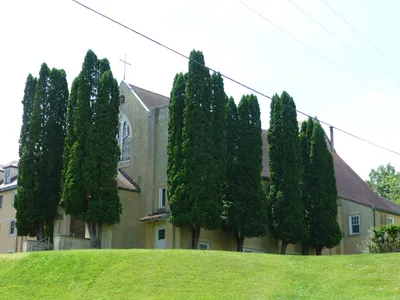 Chapel seen from right angle.