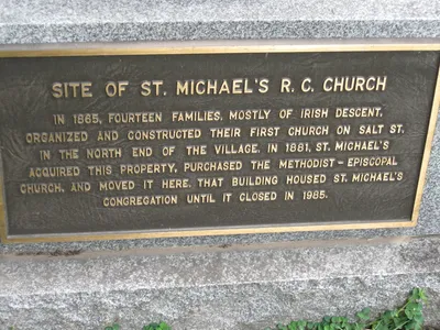 Plaque.