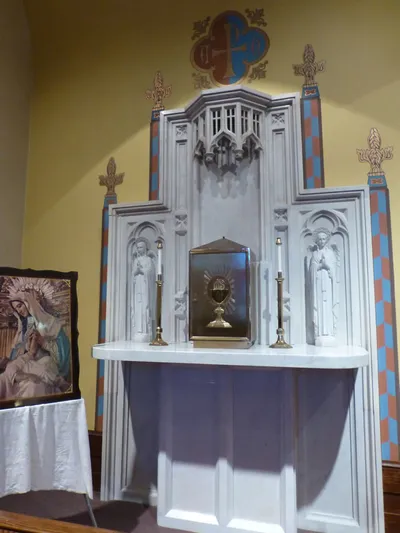 Side altar seen from angle.