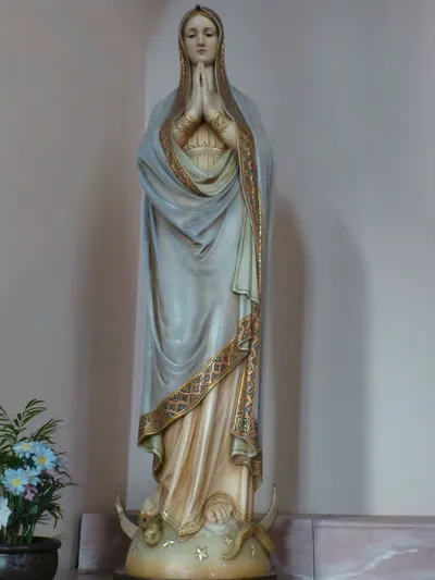 Statue of Our Lady.