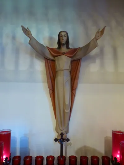 Risen Christ statue.