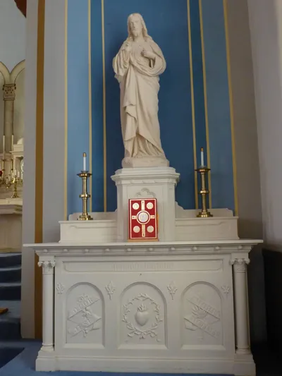 Right side altar.