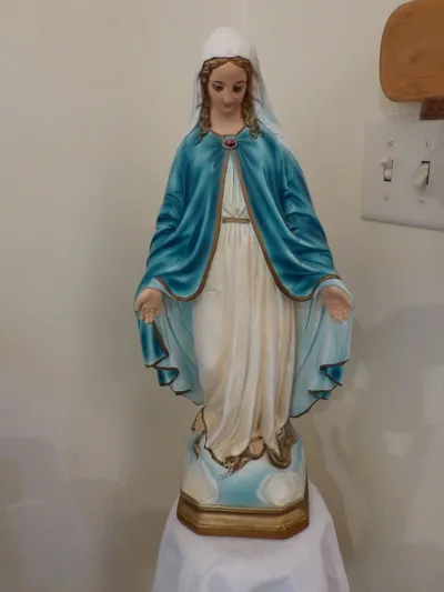 Statue of Our Lady.