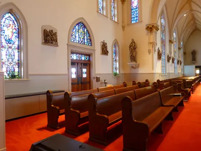 Right transept.