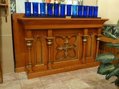 Side altar.