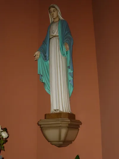 Statue of Our Lady.