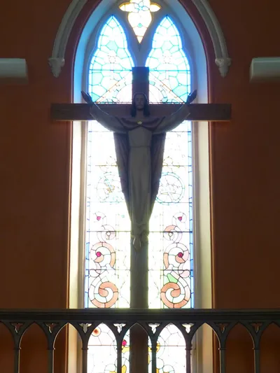Risen Christ cross.